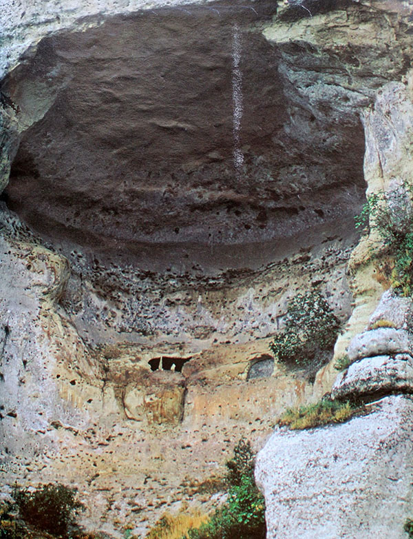 pantelleria's cave